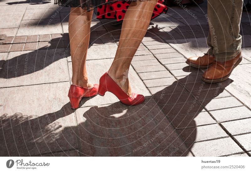 Beine tanzen Flamenco schön Sonne Musik Mensch maskulin feminin Frau Erwachsene Mann Fuß 2 30-45 Jahre Tänzer Schuhe Farbe Fairness Feiertag sonnig Spanien