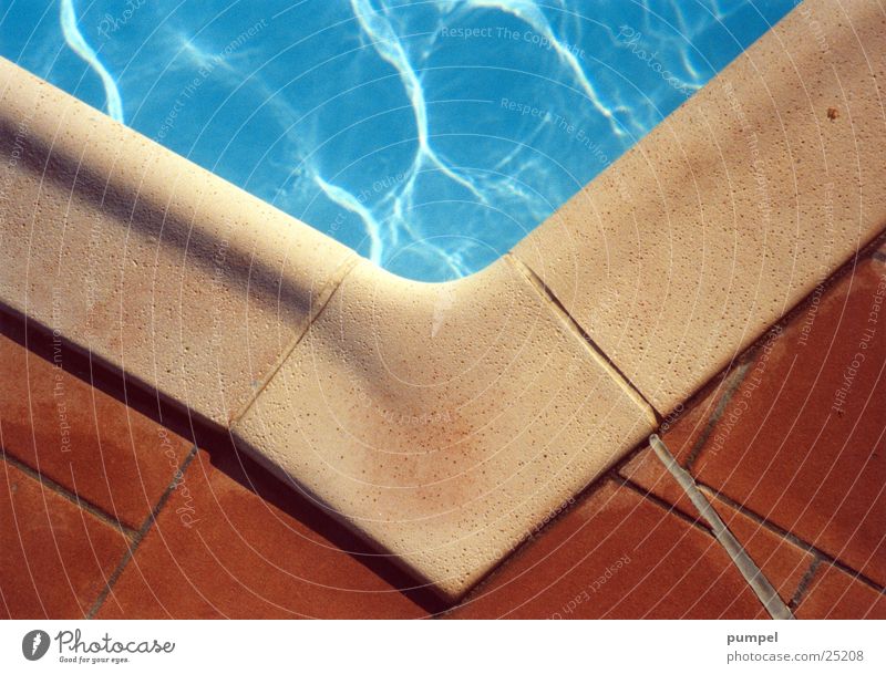 über eck Toskana Schwimmbad Architektur blau Ecke Wasser Erde
