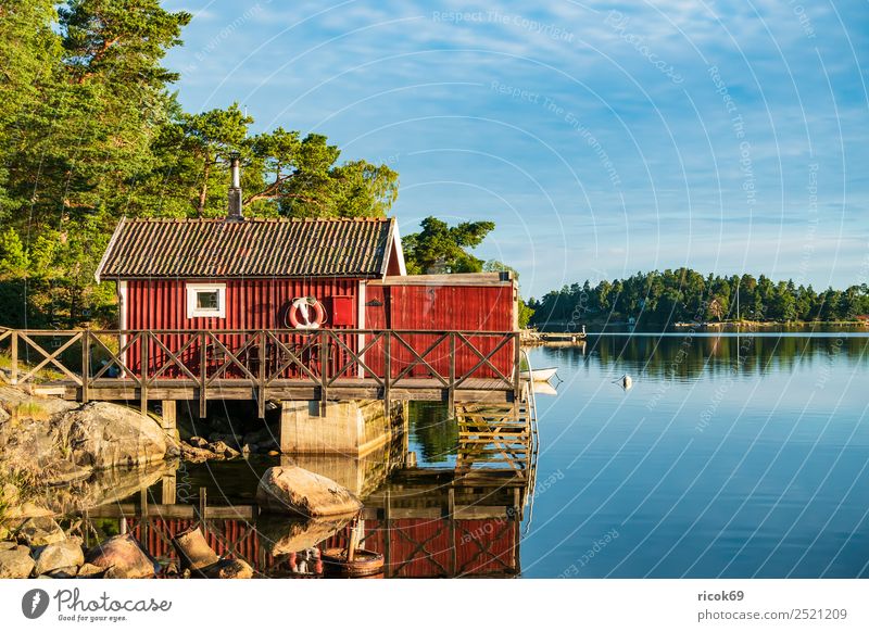 Schärengarten an der schwedischen Küste vor Stockholm Erholung Ferien & Urlaub & Reisen Tourismus Insel Haus Natur Landschaft Wolken Baum Ostsee Architektur