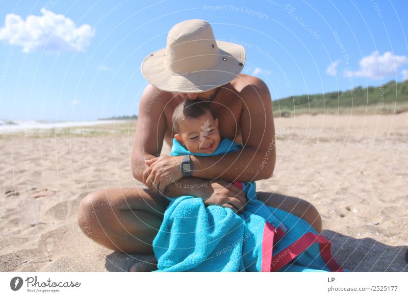 Vater und Kind Lifestyle Freude Leben harmonisch Wohlgefühl Zufriedenheit Ferien & Urlaub & Reisen Sommer Sommerurlaub Sonne Sonnenbad Strand Kindererziehung