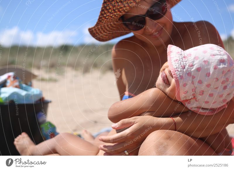 Lachen in der Sonne Lifestyle Freude Sinnesorgane Erholung Freizeit & Hobby Ferien & Urlaub & Reisen Sommerurlaub Sonnenbad Strand Häusliches Leben