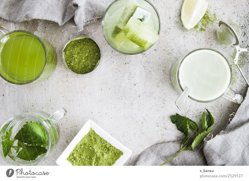 Matcha Kräuter & Gewürze Getränk Erfrischungsgetränk Heißgetränk Trinkwasser Limonade Milch Tee Tasse Glas Gesundheit Leben Erholung Sommer trendy grün Energie