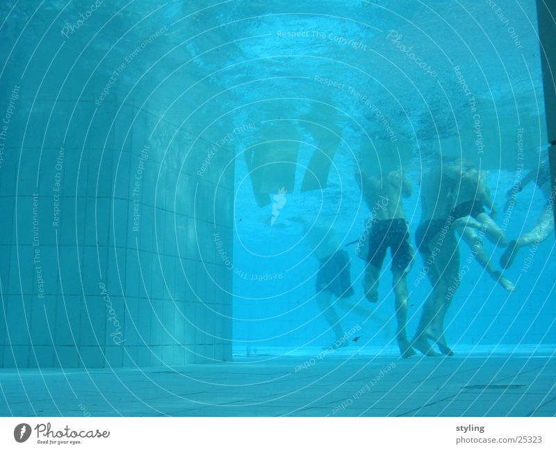 Underwater Badehose Junge tief Sport underwater Unterwasseraufnahme Wasser blau