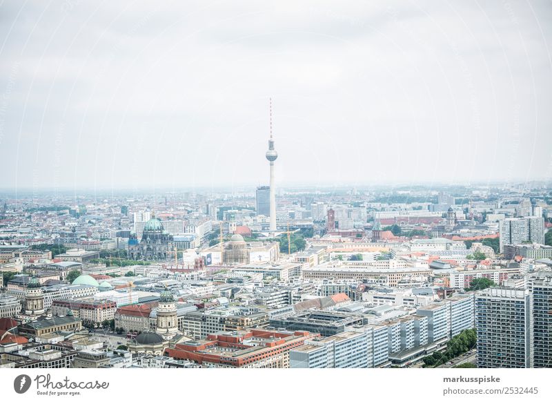 Blick über Berlin Ferien & Urlaub & Reisen Tourismus Ausflug Abenteuer Sightseeing Stadtzentrum Skyline Hochhaus Bauwerk Gebäude Architektur Sehenswürdigkeit