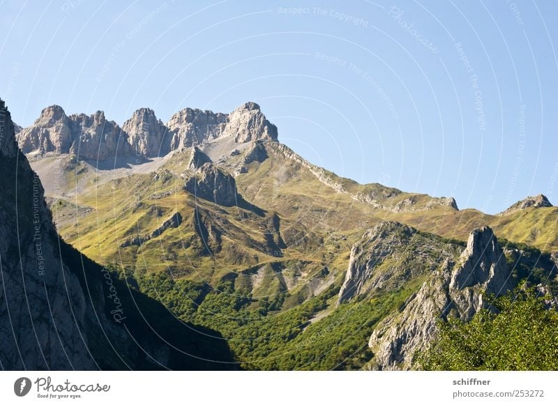 Schummel-Dolomiten Natur Landschaft Wolkenloser Himmel Schönes Wetter Hügel Felsen Berge u. Gebirge Pyrenäen Gipfel Schlucht außergewöhnlich ruhig beeindruckend
