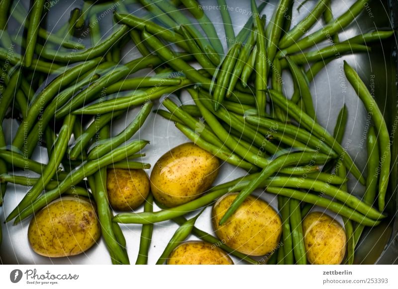 Kartoffeln und Bohnen Lebensmittel Ernährung Mittagessen Bioprodukte Vegetarische Ernährung Diät Slowfood Küche Wachstum frei frisch Sauberkeit grün Wachsamkeit