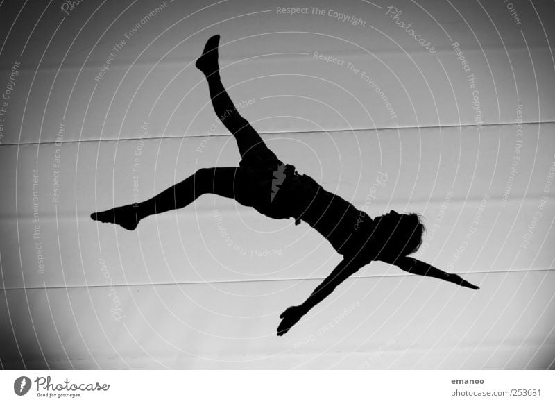 Schräglage Stil Freude Freizeit & Hobby Sport Fitness Sport-Training Sportler Mensch maskulin Mann Erwachsene 1 Bewegung drehen fliegen springen hoch sportlich