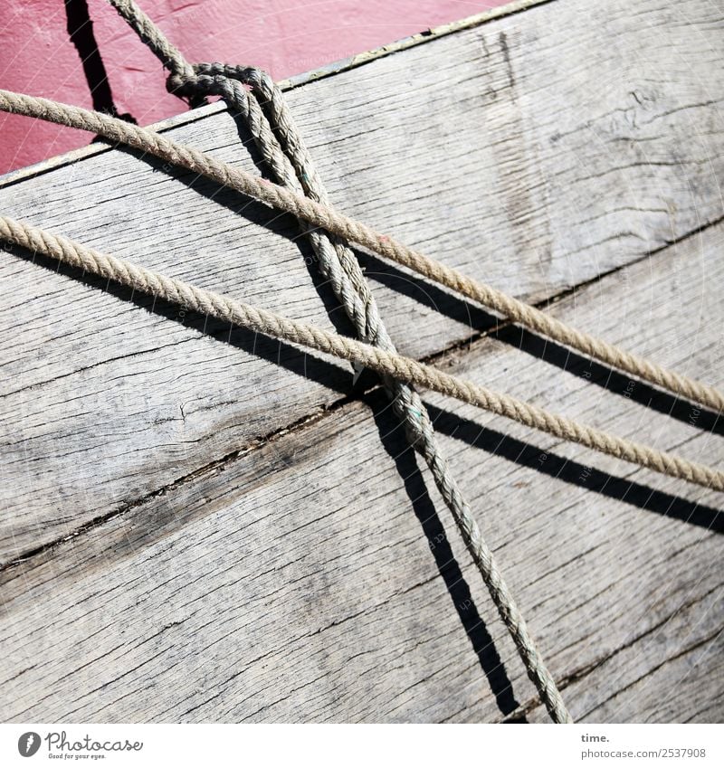 Sailor's Bondage Schifffahrt Seil An Bord Schiffsplanken Holz Metall alt hell maritim Originalität Schutz gewissenhaft geduldig Stress Partnerschaft Design