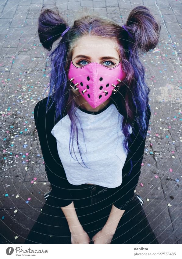 Punk junge Frau mit einer rosa Maske Lifestyle Stil Design exotisch Haare & Frisuren Mensch feminin Junge Frau Jugendliche Erwachsene 1 18-30 Jahre Kultur