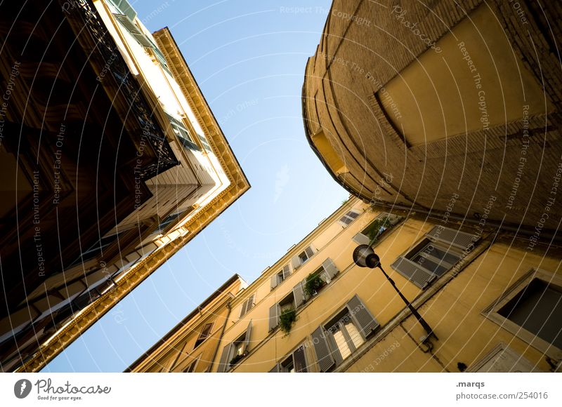 > Wolkenloser Himmel Rom Italien Haus Bauwerk Gebäude Architektur Fassade Fenster eckig einfach groß hoch rund ästhetisch Häusliches Leben himmelwärts