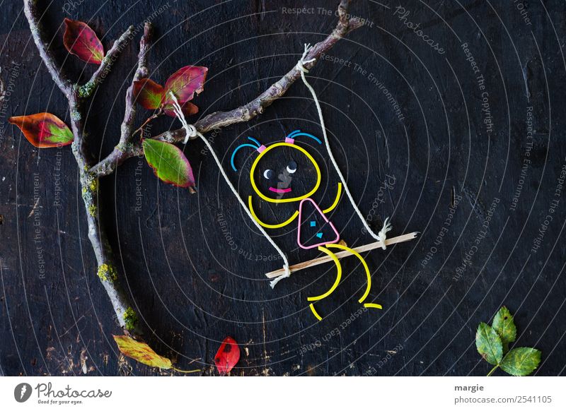 Gummiwürmer: Schaukeln am Baum macht Spaß Freizeit & Hobby Spielen Mensch feminin androgyn Kind Mädchen 1 braun grün Freude Glück Fröhlichkeit schaukeln Herbst