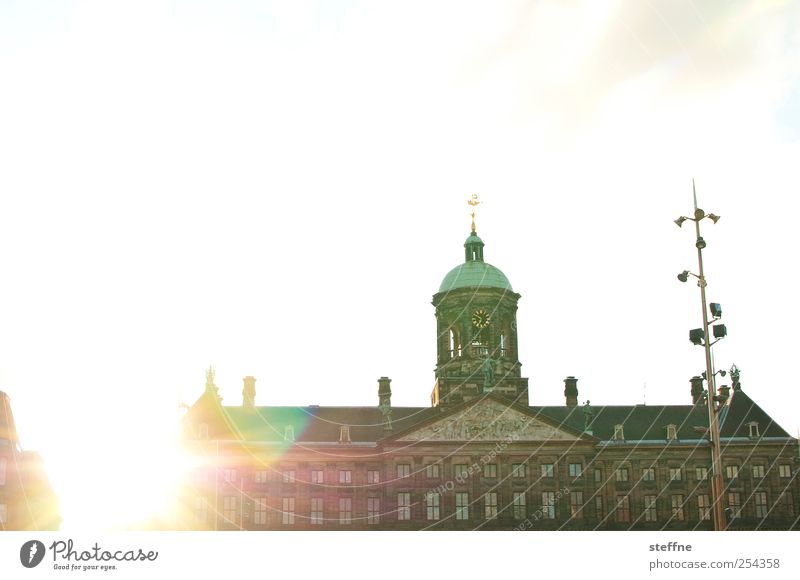kurz vor dem sonnenuntergang hat es weniger schwer Wolkenloser Himmel Sonnenaufgang Sonnenuntergang Sonnenlicht Schönes Wetter Amsterdam Niederlande