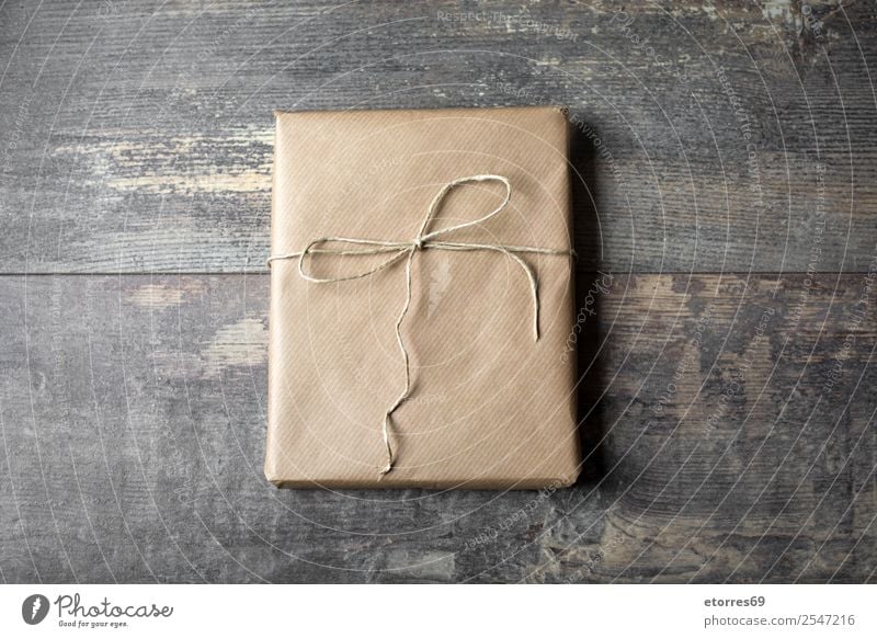 Weihnachtliche rustikale Geschenkbox Dekoration & Verzierung Weihnachten & Advent Geburtstag Papier Paket Kasten Schnur gold Recycling Nutzholz umhüllen