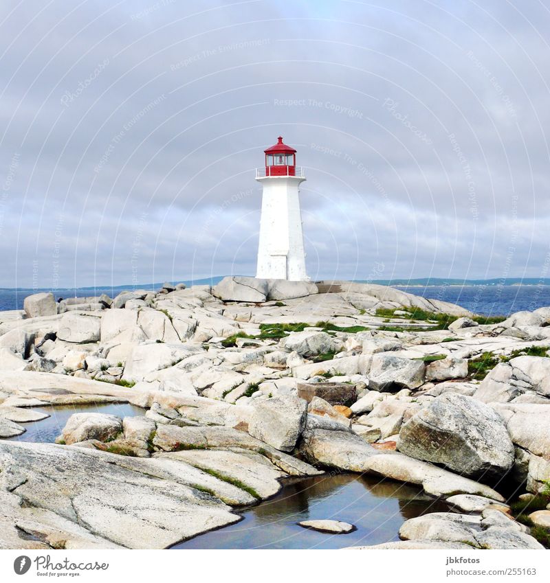 Peggy`s Cove Landschaft Urelemente Felsen Sehenswürdigkeit außergewöhnlich bedrohlich Ferne Unendlichkeit Kitsch blau weiß Leuchtturm peggy`s cove Nova Scotia