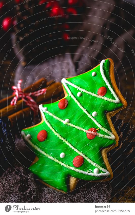 Weihnachtsgebäck auf Holztisch Lebensmittel Dessert Ferien & Urlaub & Reisen Dekoration & Verzierung Feste & Feiern Familie & Verwandtschaft Baum sauer
