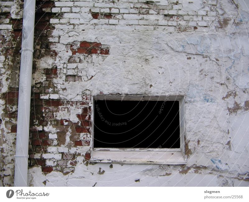 Black & White Fenster Ruine Mauer verfallen weiß schwarz Architektur Industriefotografie