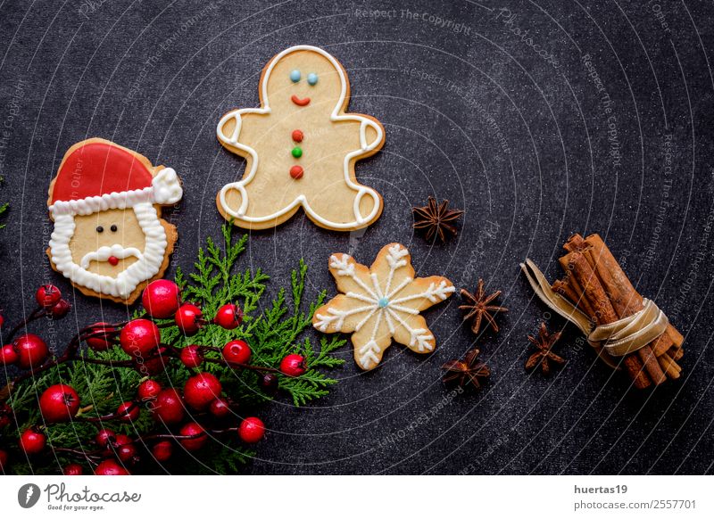 Weihnachtsgebäck auf Holztisch Lebensmittel Dessert Süßwaren Ferien & Urlaub & Reisen Dekoration & Verzierung Feste & Feiern Familie & Verwandtschaft Baum