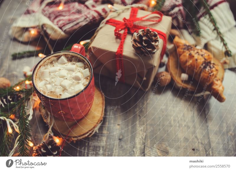 Weihnachts-Tischaufsteller mit heißem Kakao Dessert Kaffee stricken Winter Dekoration & Verzierung Silvester u. Neujahr Paar Wärme Pullover Holz Geborgenheit