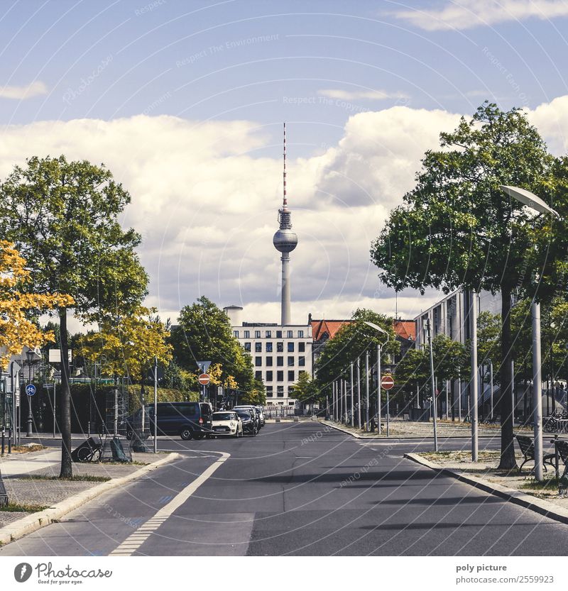 Berlin Regierungsviertel mit Blick auf den Fernsehturm Wetter Schönes Wetter Hauptstadt Stadtzentrum Antenne Sehenswürdigkeit Wahrzeichen Identität einzigartig