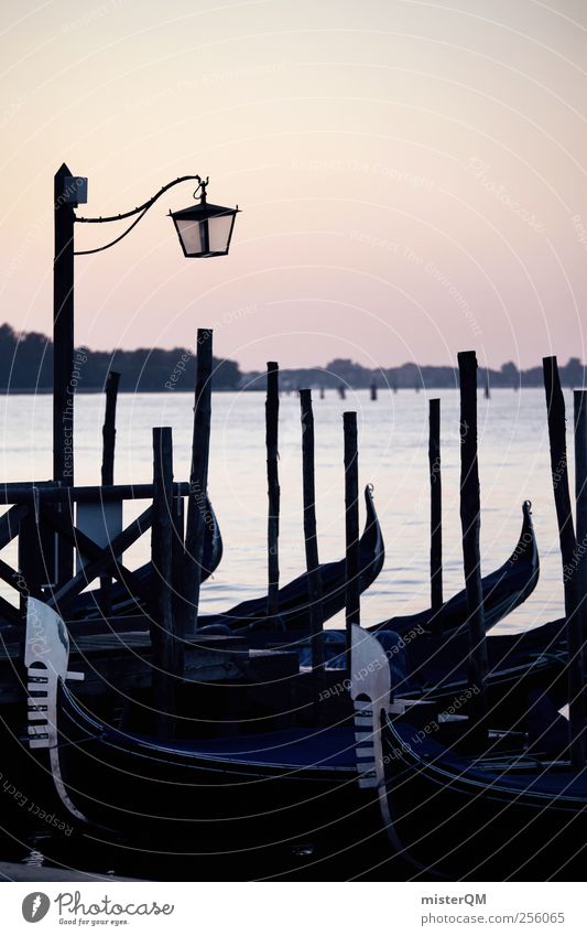 Am Steg. Kunst Abenteuer ästhetisch Venedig Veneto Italien Italienisch Romantik Idylle abgelegen Wasserfahrzeug Gondel (Boot) Hafenstadt Städtereise Urlaubsfoto