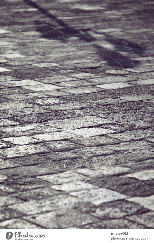 Pflasterschatten. Kunst ästhetisch Venedig Veneto Boden Pflastersteine Schattenspiel Schattendasein Gleichgültigkeit Perspektive bodennah Farbfoto