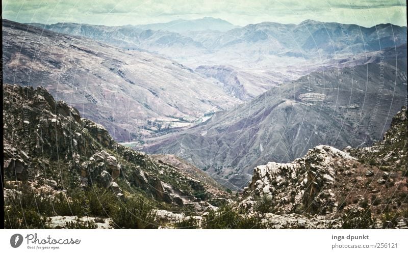 Los Andes Ferien & Urlaub & Reisen Tourismus Abenteuer Ferne Freiheit Expedition Berge u. Gebirge wandern Umwelt Landschaft Urelemente Erde Schlucht Felsen