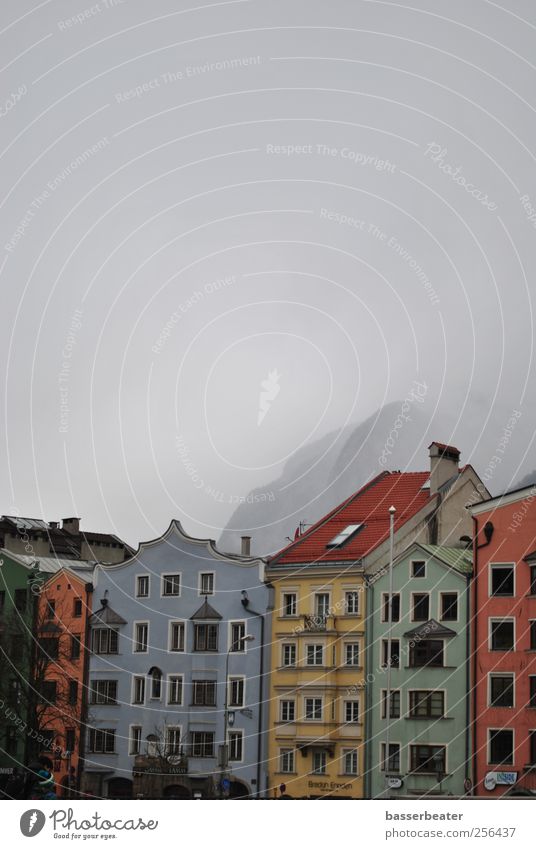 Panorama im Nebel Landschaft Klima schlechtes Wetter Innsbruck Stadt Haus beobachten natürlich ruhig geheimnisvoll Idylle Natur Farbfoto Außenaufnahme