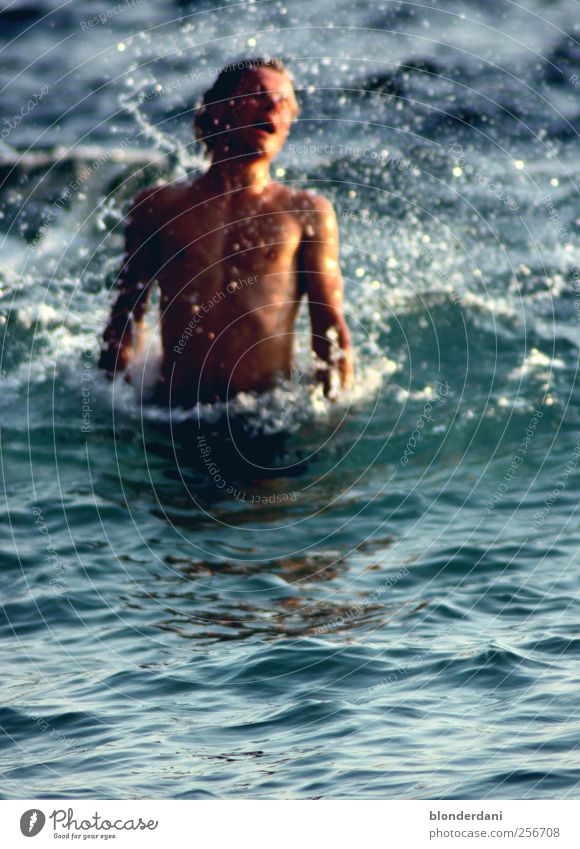 Luft-aus! elegant Körper Freiheit Taufe Mensch Junger Mann Jugendliche Oberkörper 1 Wasser Wassertropfen Sonne Sommer Badehose atmen Schwimmen & Baden springen