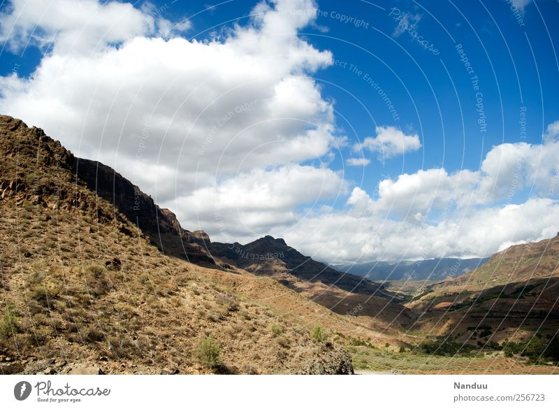 Weite weite Welt Landschaft frei Ferne Berge u. Gebirge Gran Canaria Spanien Tal trocken Steppe Felsen Ferien & Urlaub & Reisen Farbfoto mehrfarbig