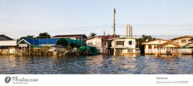 bangkok flood Flut Haus Hochwasser fluten Wohnung Fluss Desaster Naturkatastrophe Problematik Reihenhaus Bangkok Thailand Asien 2011