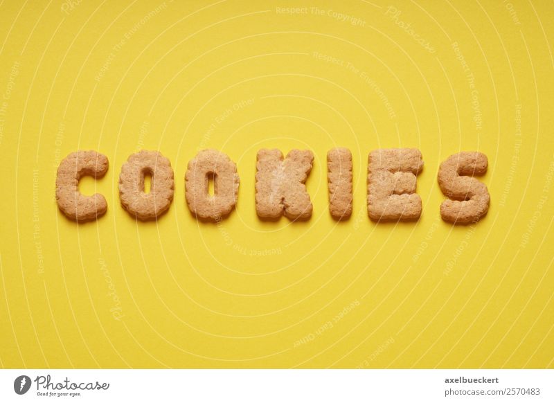 Cookies Lebensmittel Teigwaren Backwaren Süßwaren Kaffeetrinken gelb Plätzchen Kekse Englisch Wort Text Buchstaben Farbfoto Studioaufnahme Menschenleer