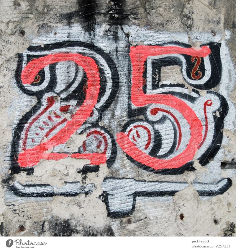 Club "25" Kunst Mauer Zeichen Ziffern & Zahlen Graffiti grau rot Inspiration Wandel & Veränderung bemalt verziert unterstreichend verwittert umrandet Hausnummer