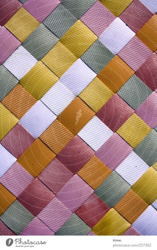 Spielfeld Dekoration & Verzierung Kunststoff braun violett rot weiß Ordnung Matten geflochten parallel Quadrat Kästchen Glätte Oberfläche Oberflächenstruktur