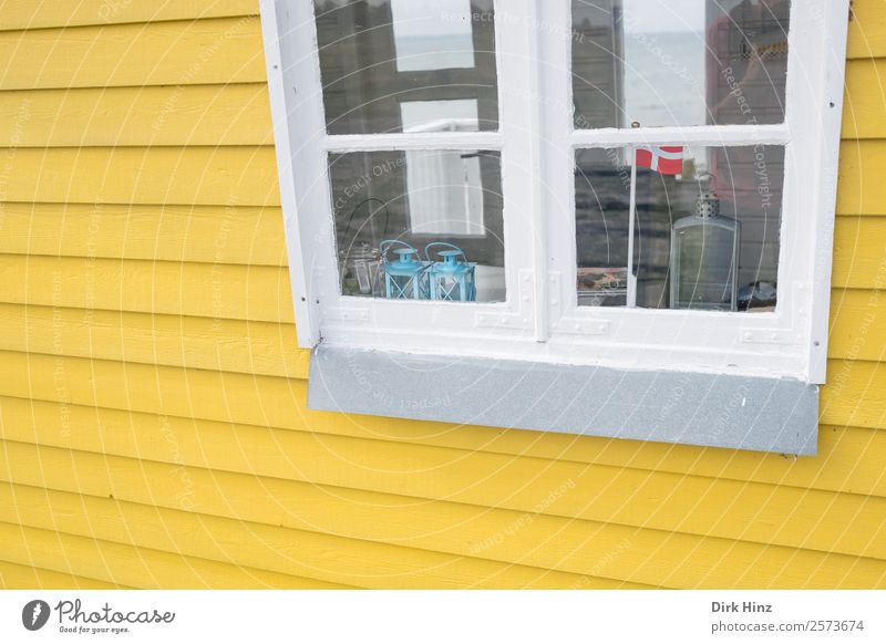 Strandhaus auf der dänischen Insel Ærø Haus Hütte Bauwerk Gebäude Mauer Wand Fassade Fenster niedlich gelb Dänemark Skandinavien Fahne Dekoration & Verzierung