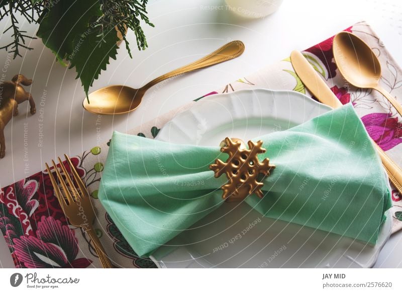 Weihnachtsplatz Einstellung und Aquamarin und Goldfarben Abendessen Geschirr Teller Besteck Gabel Löffel elegant Dekoration & Verzierung Tisch Feste & Feiern