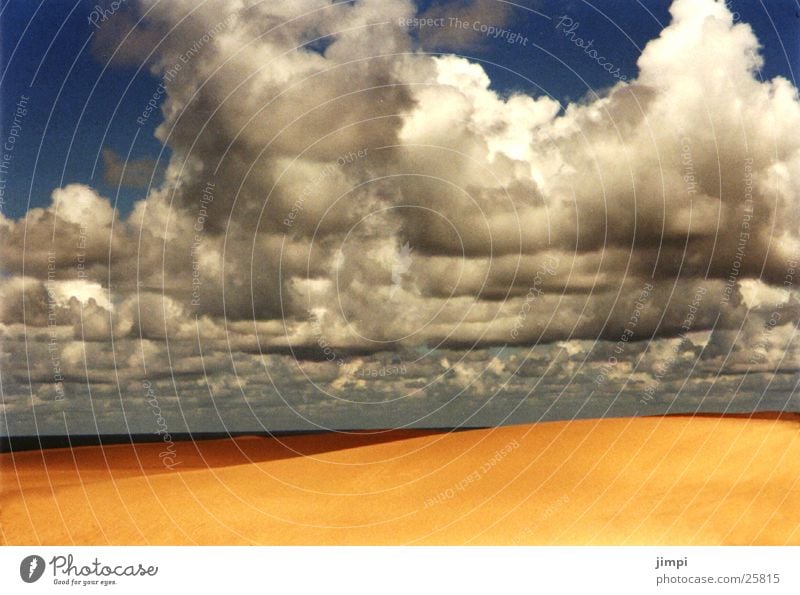 die wüste lebt Portugal Sandstrand Gewitterwolken Wolken Strand Algarve Europa Stranddüne
