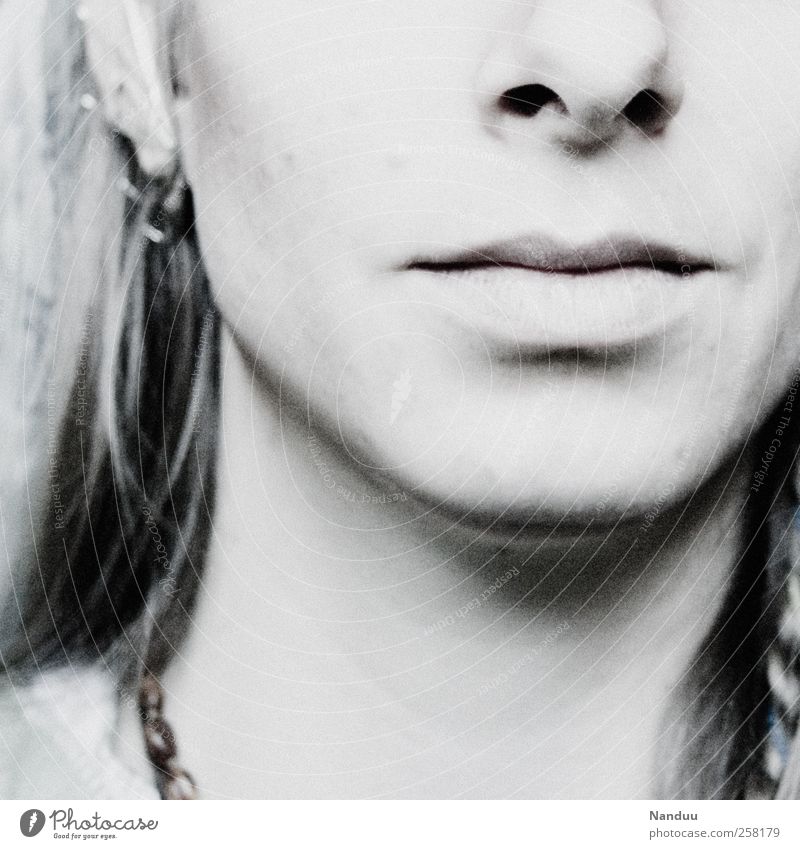 Lichtgrau Mensch feminin Mund 1 18-30 Jahre Jugendliche Erwachsene ästhetisch Lippen Gesicht Bildausschnitt Anschnitt Detailaufnahme Gesichtsausschnitt