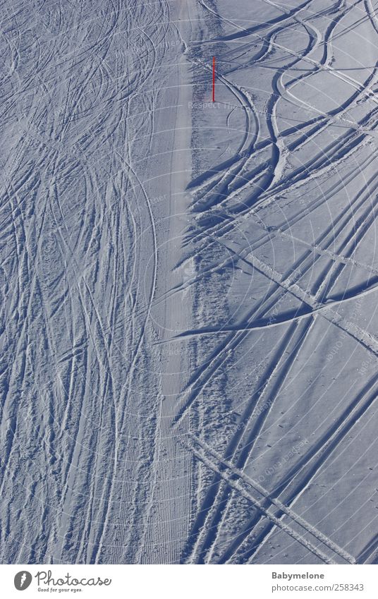 Spurwechsel Ferien & Urlaub & Reisen Tourismus Winter Schnee Winterurlaub Berge u. Gebirge Sport Wintersport Skifahren Skier Skipiste Natur Landschaft Coolness
