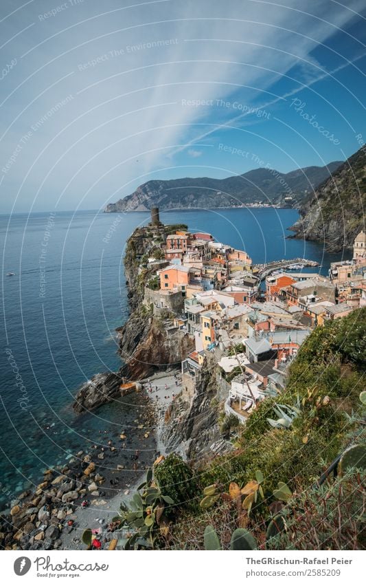 Vernazza Landschaft blau mehrfarbig grün Cinque Terre Italien Ferien & Urlaub & Reisen Haus Klippe Strand Meer Reisefotografie Hügel entdecken Aussicht