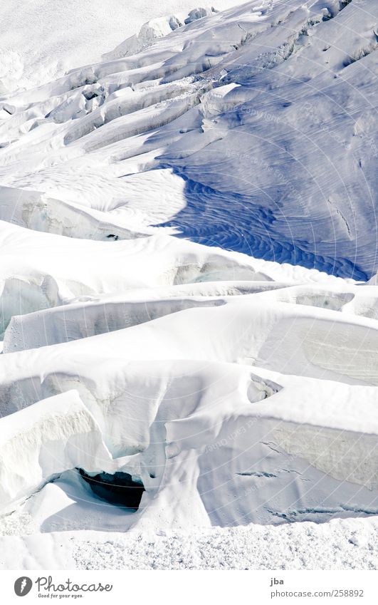 Eismeer ruhig Ausflug Abenteuer Winter Berge u. Gebirge Klettern Bergsteigen Natur Urelemente Wasser Schönes Wetter Frost Schnee Alpen Gletscher alt Reinigen