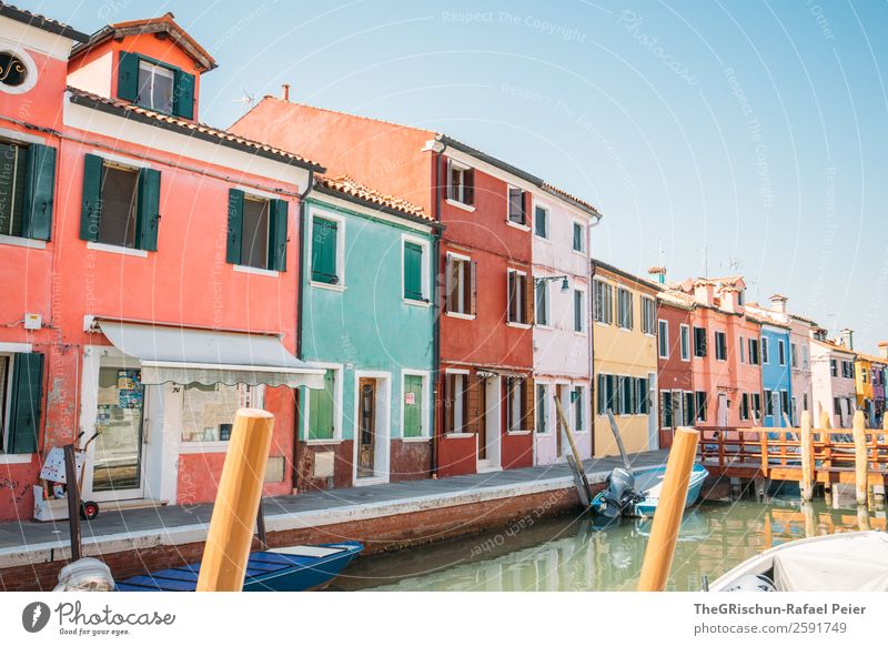 Burano Kleinstadt blau gold orange silber türkis weiß Italien mehrfarbig Haus Tourismus Wasserfahrzeug Kanal Außenaufnahme Menschenleer Textfreiraum oben Tag