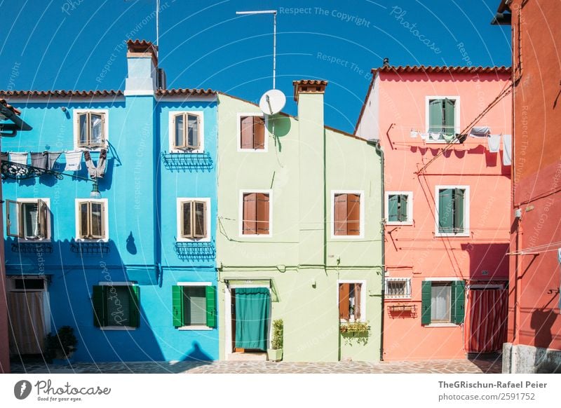 Burano Kleinstadt blau grün rosa Haus Tourismus mehrfarbig Farbstoff Fenster Italien Reisefotografie Farbfoto Menschenleer Textfreiraum oben Textfreiraum unten