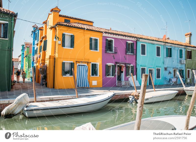 Burano Dorf Kleinstadt blau gelb violett Wasserfahrzeug türkis grün mehrfarbig Tourismus Bekanntheit Kanal Italien Farbfoto Außenaufnahme Tag Weitwinkel