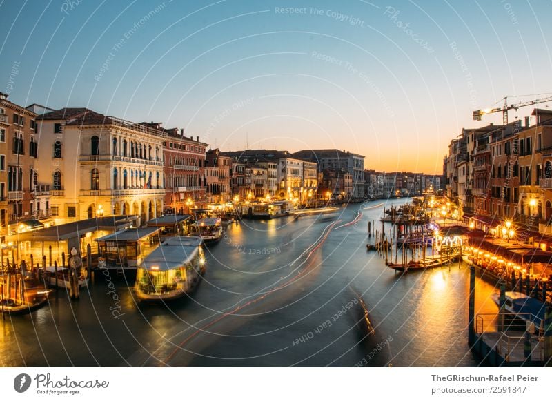 Venedig Kleinstadt Stadt Hafenstadt blau gelb gold Licht Stimmung Canal Grande Italien Wasserfahrzeug Schifffahrt Tourismus Langzeitbelichtung Außenaufnahme