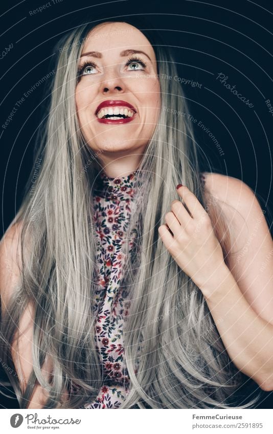 Smiling woman with long grey dyed hair elegant Stil feminin Junge Frau Jugendliche Erwachsene 1 Mensch 18-30 Jahre 30-45 Jahre Freude Glück schön Optimismus