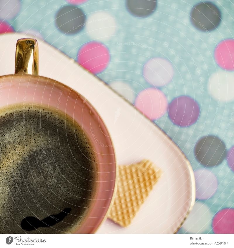 Have a Break Süßwaren Keks Kaffeetrinken Geschirr Tasse Untertasse Tellerrand Erholung hell lecker mehrfarbig rosa Punkt Heißgetränk Genußmittel Quadrat Kunst