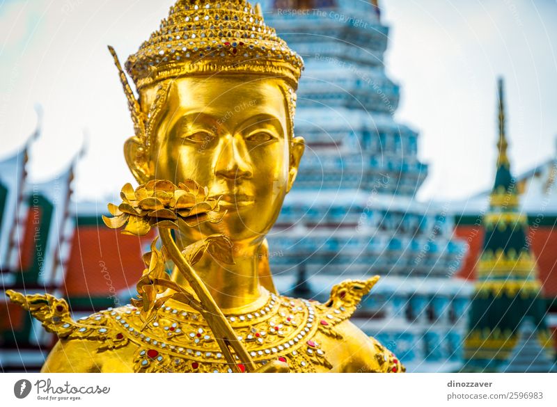Goldene Statue im Wat Phra Kaew Tempel, Bangkok Ferien & Urlaub & Reisen Dekoration & Verzierung Kunst Kultur Palast Platz Gebäude Architektur blau gold