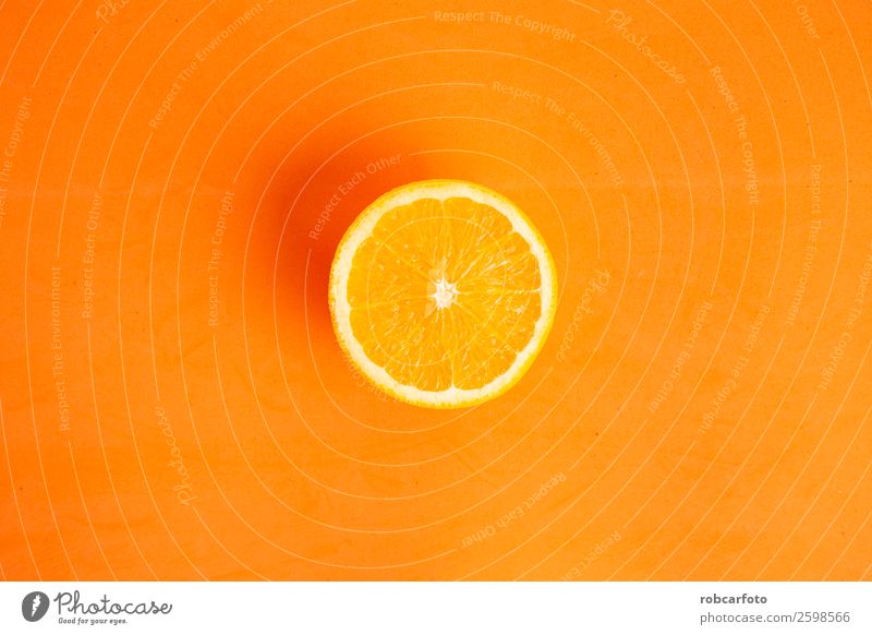 orangefarbene Frucht in farbigem Hintergrund Orange Vegetarische Ernährung Stil Design Sommer Kunst Natur frisch natürlich saftig gelb weiß Farbe Kreativität