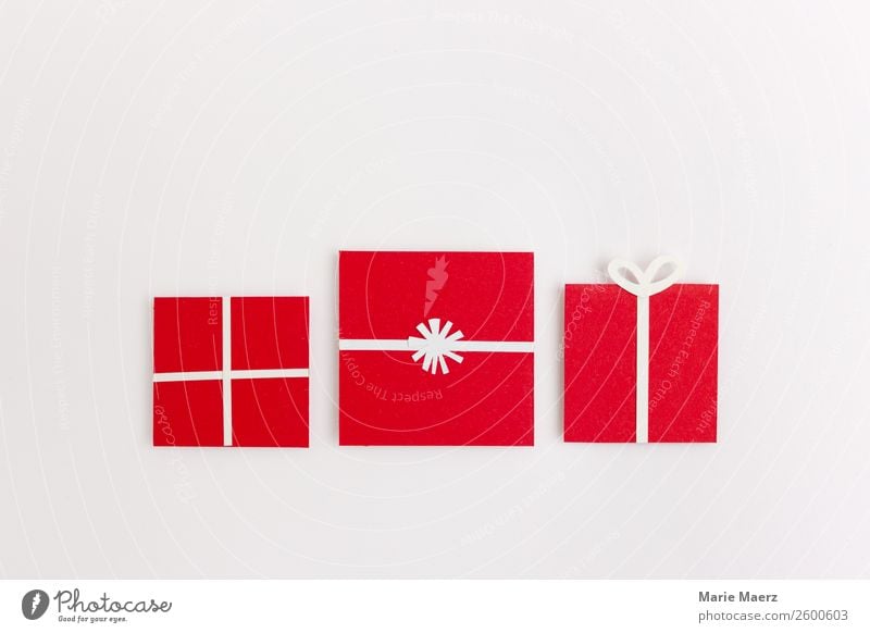 Rote Geschenke aus Papier kaufen Stil Glück Feste & Feiern Weihnachten & Advent groß modern positiv schön rot weiß Tugend Freude dankbar Freundschaft