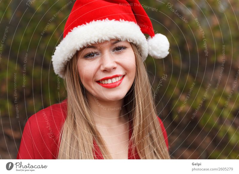 hübsches Mädchen Lifestyle Freude Glück schön Gesicht ruhig Winter Schnee Weihnachten & Advent Mensch Frau Erwachsene Lippen Natur Nebel Park Wald Mode Hut